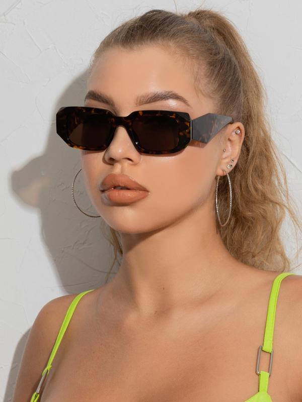 Plastic Square Frame Sunglasses As Gift, Minimalist Fashionable Sunglasses, Cool Versatile Sunglasses for Everyday Use