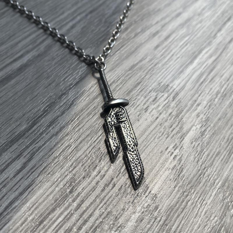 Toji Fushiguro Sword Necklace Anime Jujitsu Kaisen Toji Sword Cosplay Necklace Inverted Spear Of Heaven Necklace（Chain length25mm)