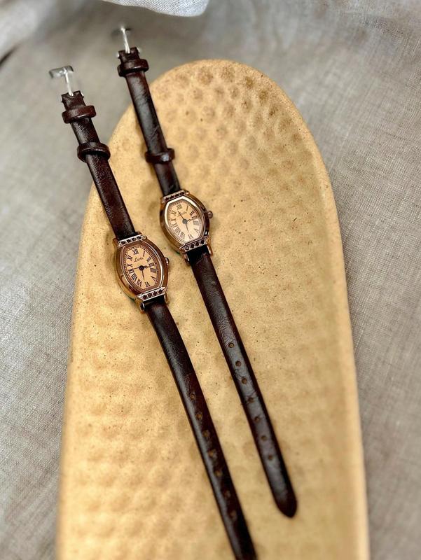 Vintage Casual Elegant Women's Coffee Brown Leather Strap Watch - Stylish Barrel Shaped Dial with Rhinestone Decor for Daily Wear & Special Occasions