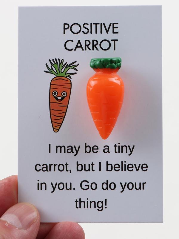 Cute Carrot Charm, with Gift Card, Positive and Optimistic Gift, Suitable for Various Holiday Gifts, Small Gifts for Family & Friends