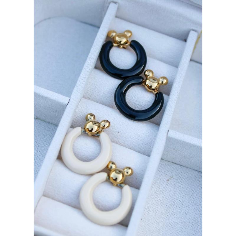 Leader of the Club Earrings - Perfect Accessory for Any Occasion