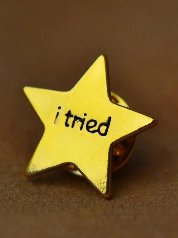 Star Shaped Letter Pattern Brooch, Fashion Alloy Badge for Women & Men, Fashion Brooch for Daily Clothing Decor, Trendy All-match & Exquisite Brooch for Birthday Gift