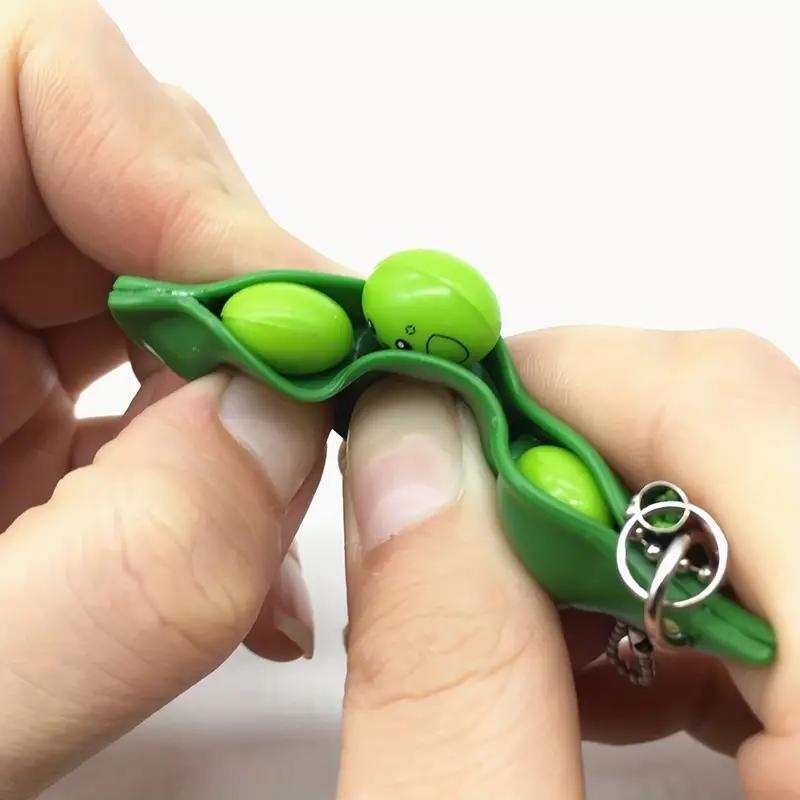 Cute Pea Design Keychain, Squeeze Toy with Key Ring, Stress Relief Toy, Car Keychain, Car Interior Decoration Accessories