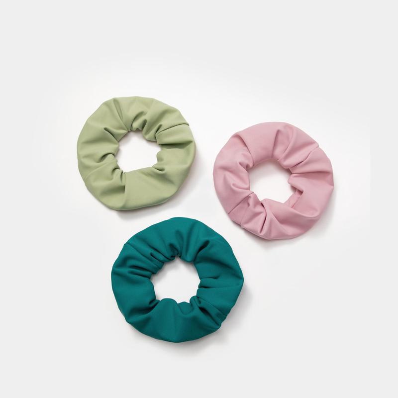 Halara Softlyzero™ Plush Random 1pc Solid Pleated Scrunchie