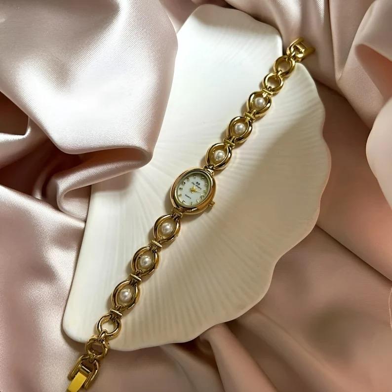 French Inspired Pearl Golden Women's Vintage Watch - Classic and Elegant