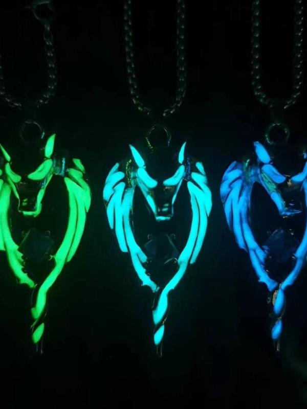 Luminous Wolf Design Pendant Necklace, Fashionable Jewelry for Party, Daily Clothing Decor, Trendy All-match & Exquisite Jewelry for Birthday Gift