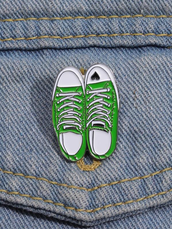 Unisex Cute Shoes Design Brooch, Fashion Creative Alloy Badge for Backpack & Scarf & Clothes, Trendy All-match Accessories As Gift for Women & Men